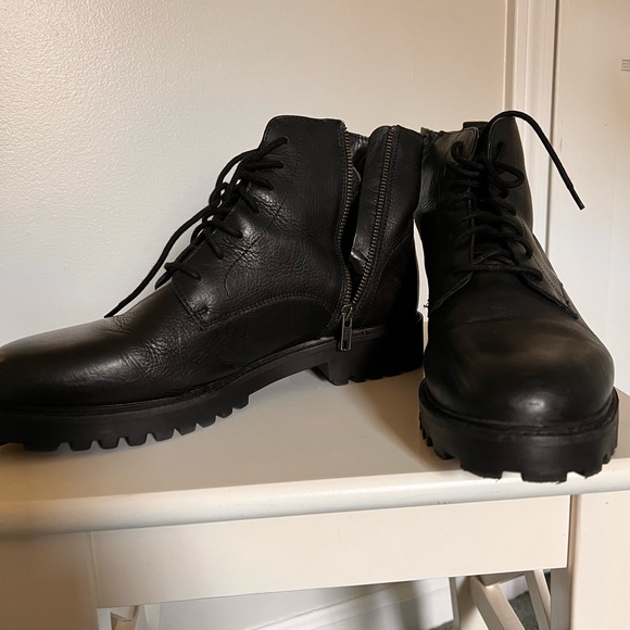 Walk London black leather lace up/ zip boots with chunky sole - Picture 2 of 3